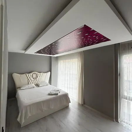 Uluhan Apartment